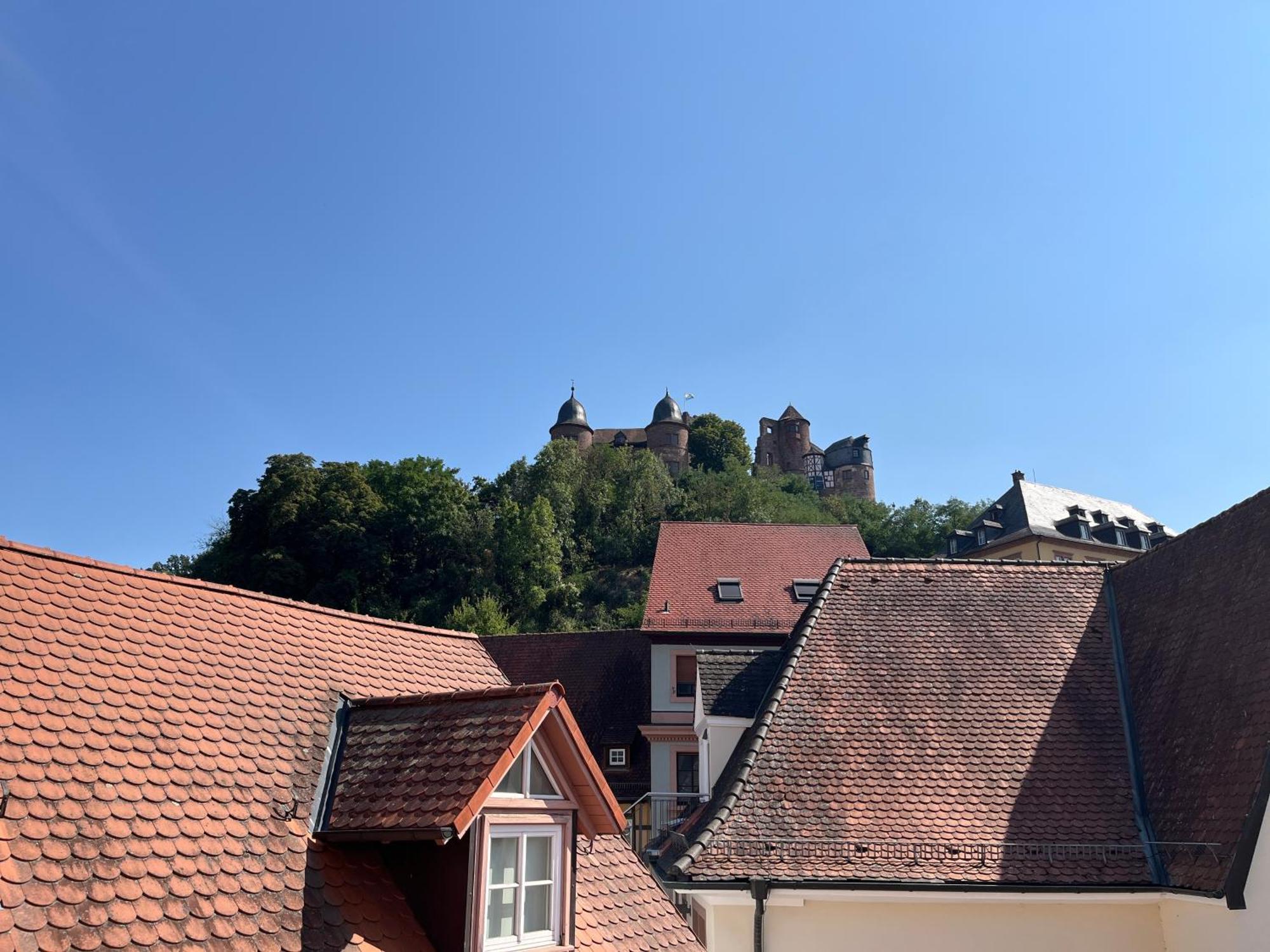 La Flamme Wertheim Garni Exterior foto